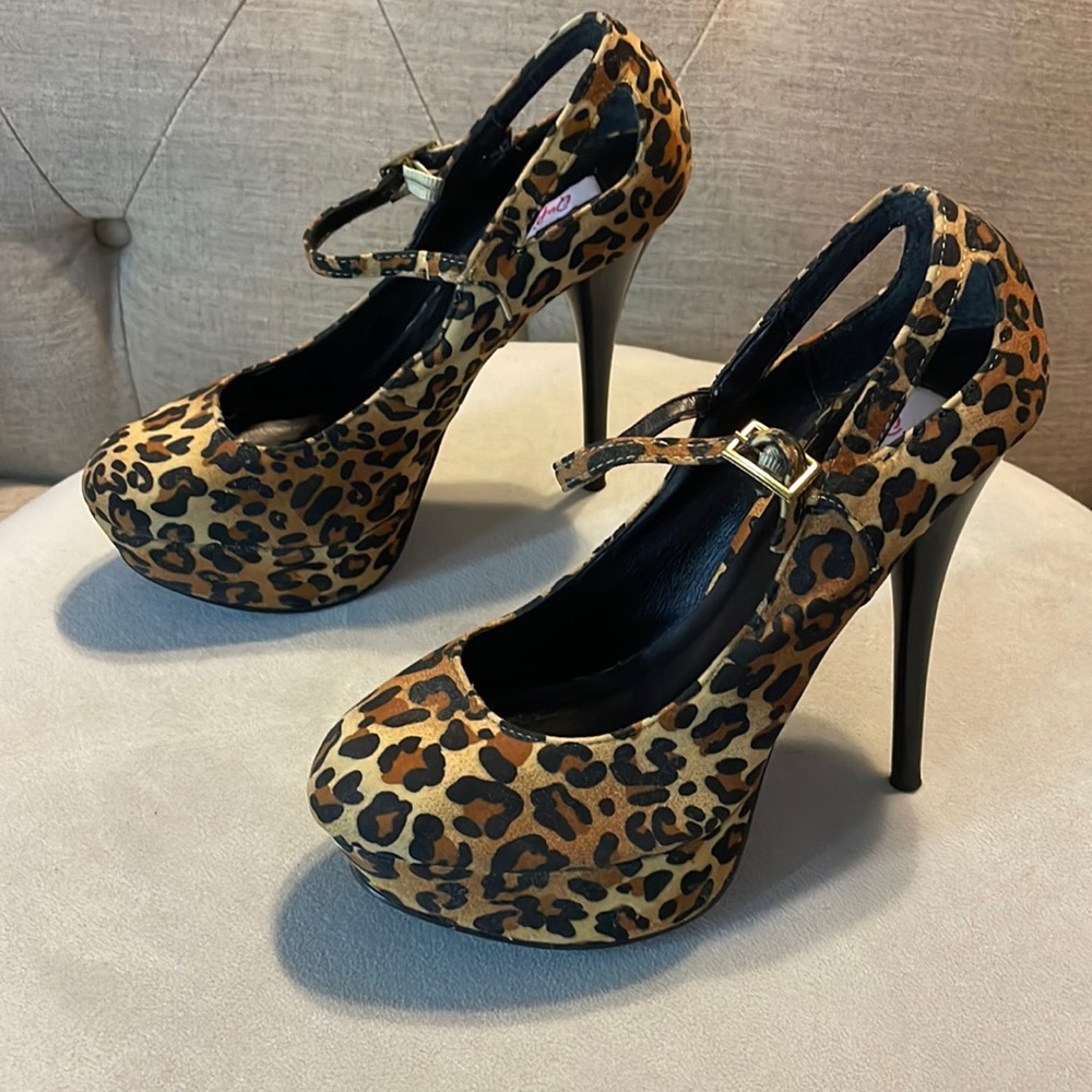 Leopard heels